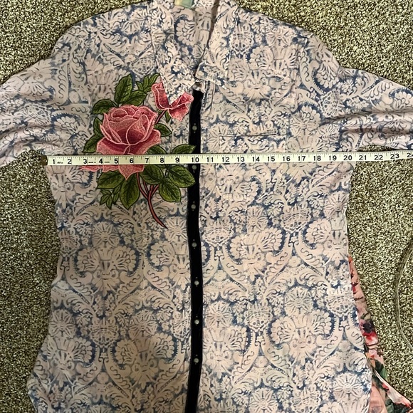 Floral Button down shirt - Picture 9 of 9